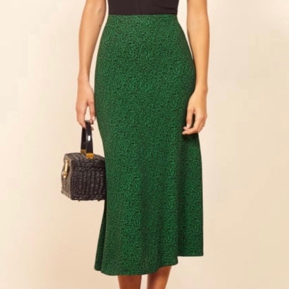 Reformation Bea skirt in “jitterbug print” - Picture 5 of 16